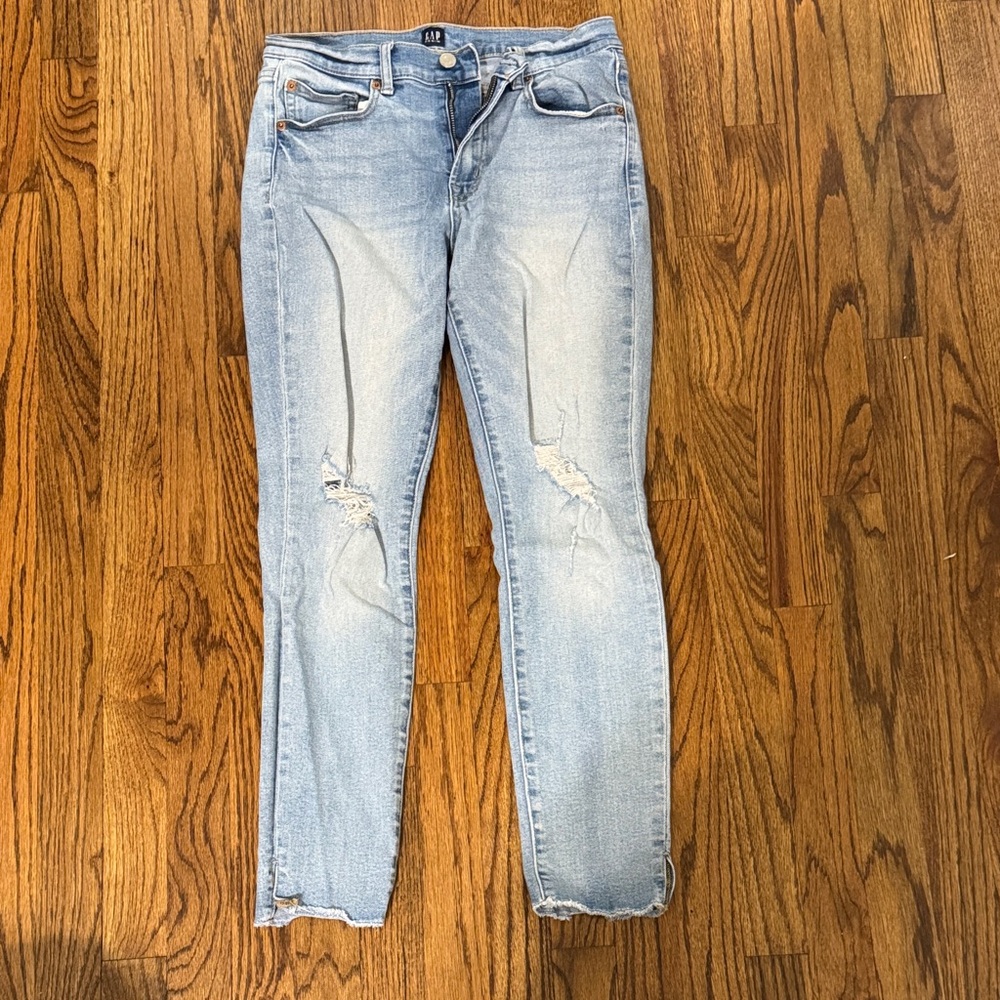 🌸 5/$25 Sale 🌸 GAP Light Blue Ripped Skinny Jeans